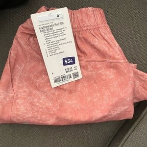 NWT lululemon lightweight pull on SHR short